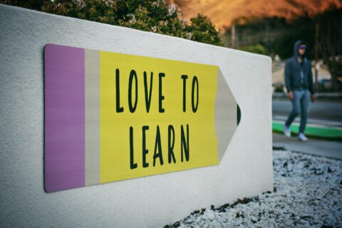a mural saying 'love to learn'.